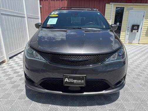 2020 Chrysler Pacifica L