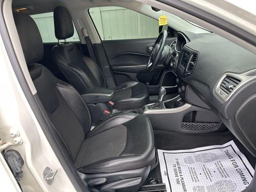 White Clearcoat 2021 Jeep Compass Latitude