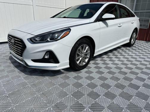 Quartz White Pearl 2019 Hyundai SONATA SE