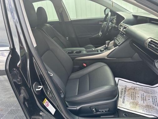 Obsidian 2016 Lexus IS 200t Base