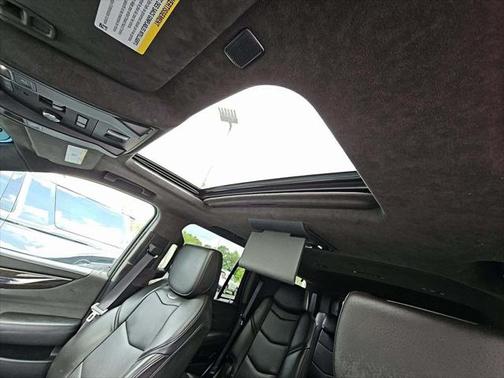 2017 Cadillac Escalade Platinum