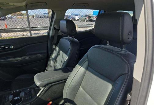 2023 GMC Acadia FWD SLT