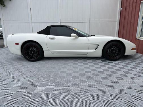 2001 Chevrolet Corvette Base