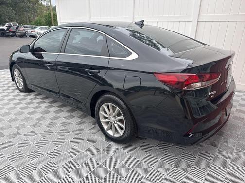 2018 Hyundai SONATA SE