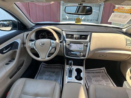 Pearl White 2016 Nissan Altima 2.5 SL