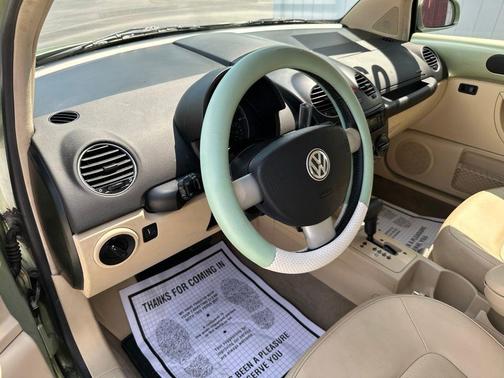 2009 Volkswagen New Beetle S