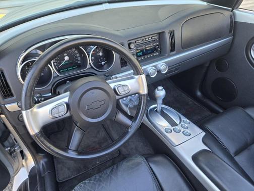 2004 Chevrolet SSR Base