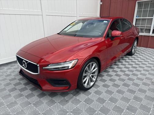 2020 Volvo S60 T5 Momentum