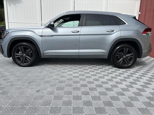 2022 Volkswagen Atlas Cross Sport 3.6L V6 SEL R-Line