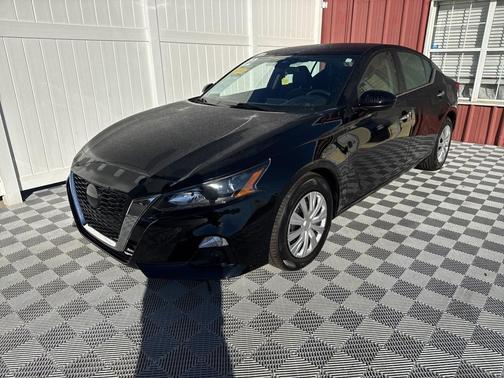 2022 Nissan Altima S FWD