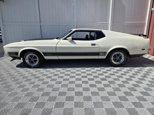 1973 Ford Mustang Base