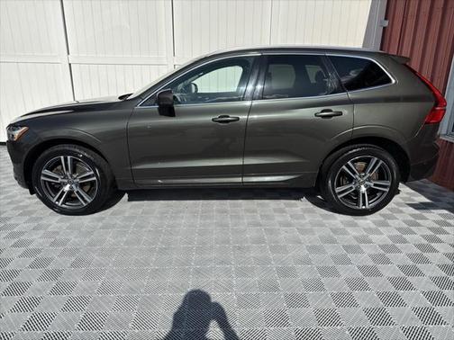 2018 Volvo XC60 T6 Momentum