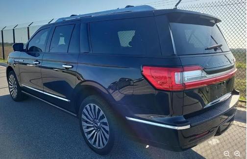 Infinite Black Metallic 2019 Lincoln Navigator L Reserve