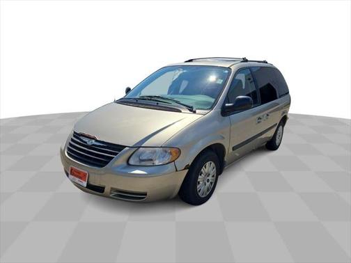 2005 Chrysler Town & Country Base