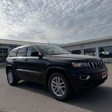 Diamond Black Crystal Pearlcoat 2017 Jeep Grand Cherokee Laredo