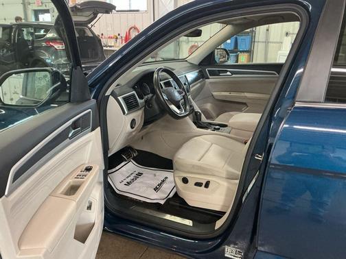 2021 Volkswagen Atlas 3.6L SE w/Technology