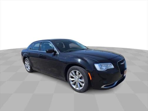 2017 Chrysler 300 Limited
