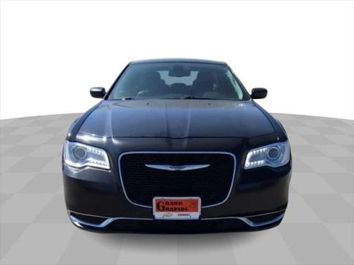 2017 Chrysler 300 Limited
