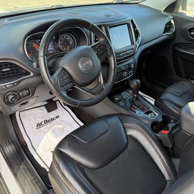 Bright White Clearcoat 2019 Jeep Cherokee Trailhawk