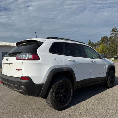 Bright White Clearcoat 2019 Jeep Cherokee Trailhawk