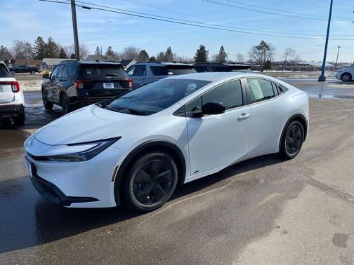 Wind Chill Pearl 2026 Toyota Prius LE