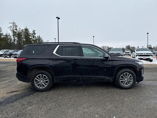 Mosaic Black Metallic 2023 Chevrolet Traverse LT Leather