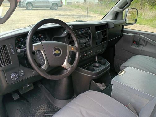 Summit White 2019 Chevrolet Express 2500 Work Van
