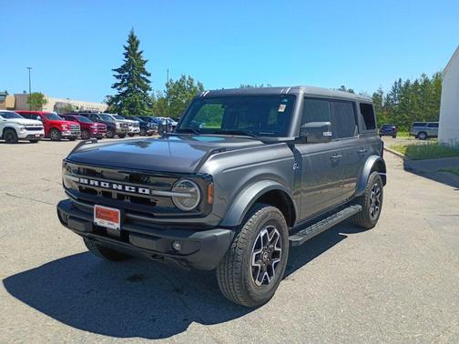 Carbonized Gray Metallic 2024 Ford Bronco Outer Banks