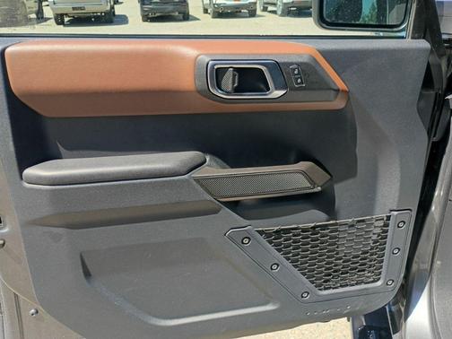 Carbonized Gray Metallic 2024 Ford Bronco Outer Banks