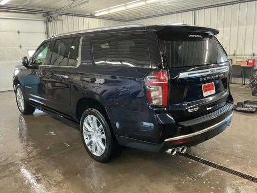 2023 Chevrolet Suburban 4WD High Country