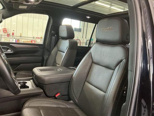 2023 Chevrolet Suburban 4WD High Country