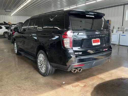 2022 Chevrolet Suburban RST