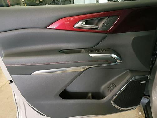 Sandstone Gray 2026 Chevrolet Traverse AWD Z71