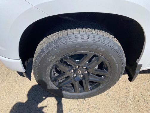 Summit White 2026 Chevrolet Silverado 1500 RST