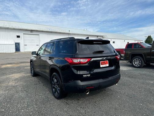 Mosaic Black Metallic 2021 Chevrolet Traverse RS