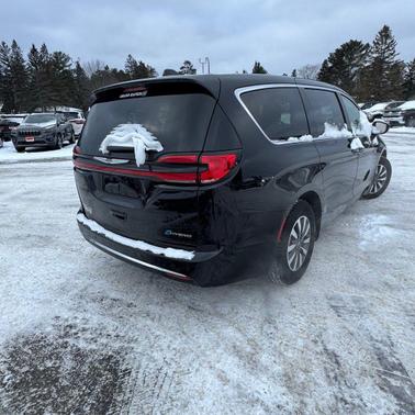 2024 Chrysler Pacifica Hybrid Select