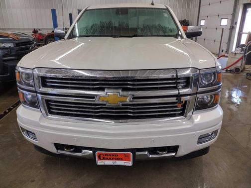 Photo 3 of 10 of 2014 Chevrolet Silverado 1500 High Country