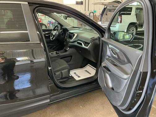 Ebony Twilight Metallic 2024 GMC Terrain SLE