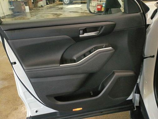 Wind Chill Pearl 2023 Toyota Highlander XLE