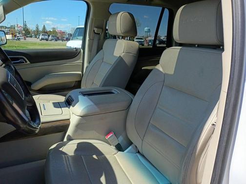 White Frost Tricoat 2018 GMC Yukon Denali