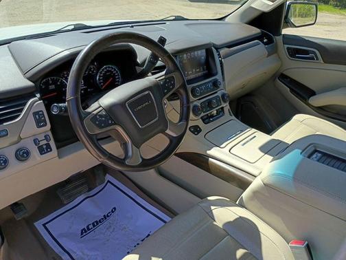 White Frost Tricoat 2018 GMC Yukon Denali