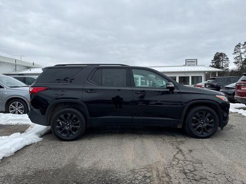Mosaic Black Metallic 2021 Chevrolet Traverse RS