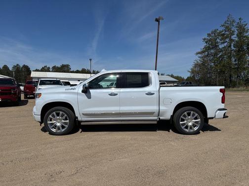 Polar White Tricoat 2026 Chevrolet Silverado 1500 High Country