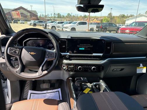 Polar White Tricoat 2026 Chevrolet Silverado 1500 High Country