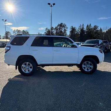 2024 Toyota 4Runner SR5