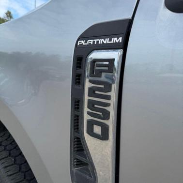 ICONIC SILVER 2023 Ford F-250 Platinum