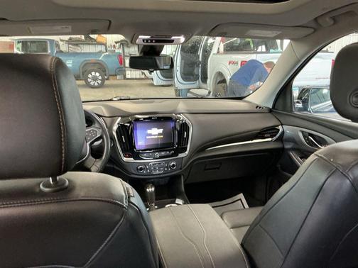 Mosaic Black Metallic 2019 Chevrolet Traverse LT Leather