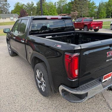 Onyx Black 2023 GMC Sierra 1500 SLT
