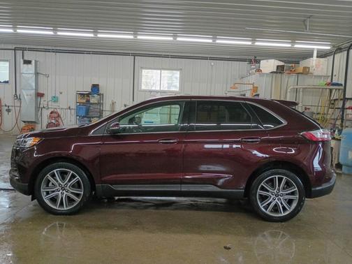 BURGUNDY VELVET MET TINT CC 2024 Ford Edge Titanium