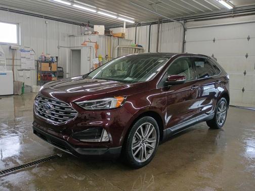 BURGUNDY VELVET MET TINT CC 2024 Ford Edge Titanium